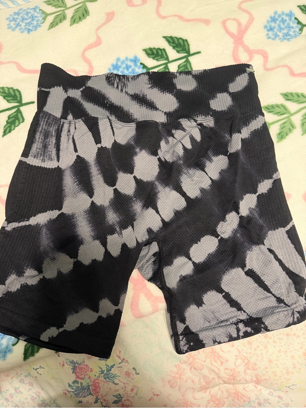 PINK VS Tie-Dye Black & Gray High-Waist Bike Shorts
